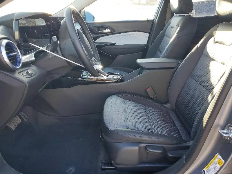 2025 CHEVROLET TRAX 1LT  
