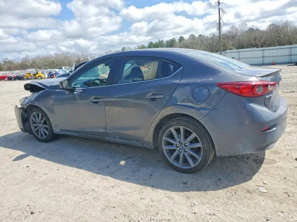 2018 MAZDA 3 TOURING  