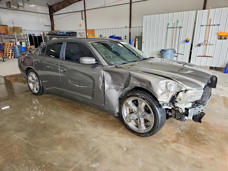 2011 DODGE CHARGER R  