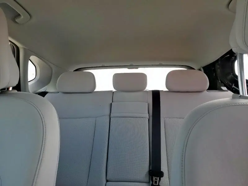 2025 HYUNDAI KONA SE  