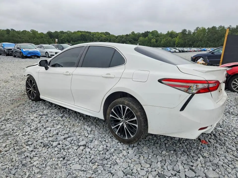 2018 TOYOTA CAMRY SE  