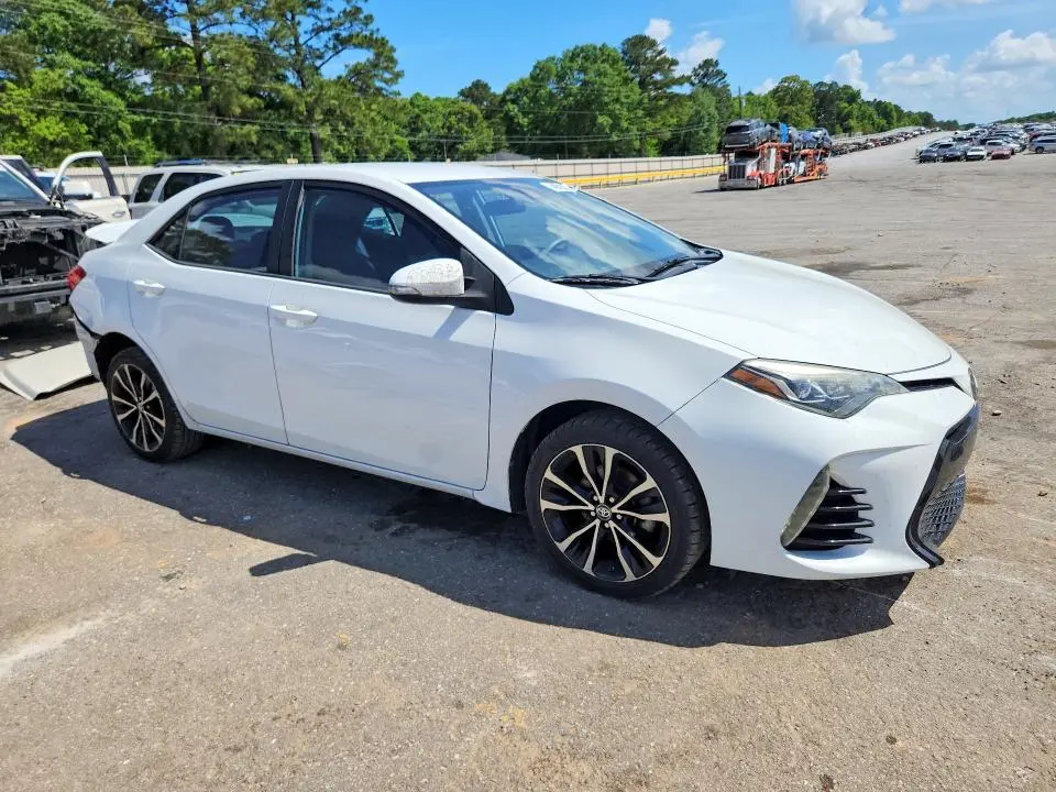 2017 TOYOTA COROLLA SE  