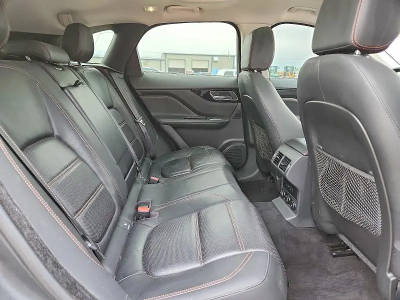 2017 JAGUAR F-PACE PRESTIGE  
