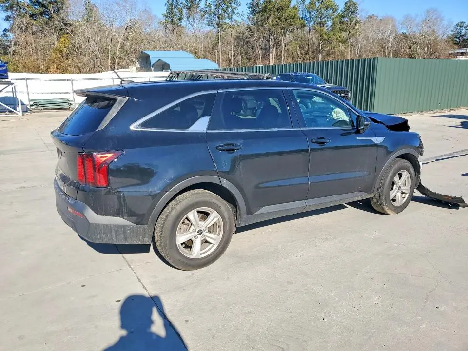 2022 KIA SORENTO LX  