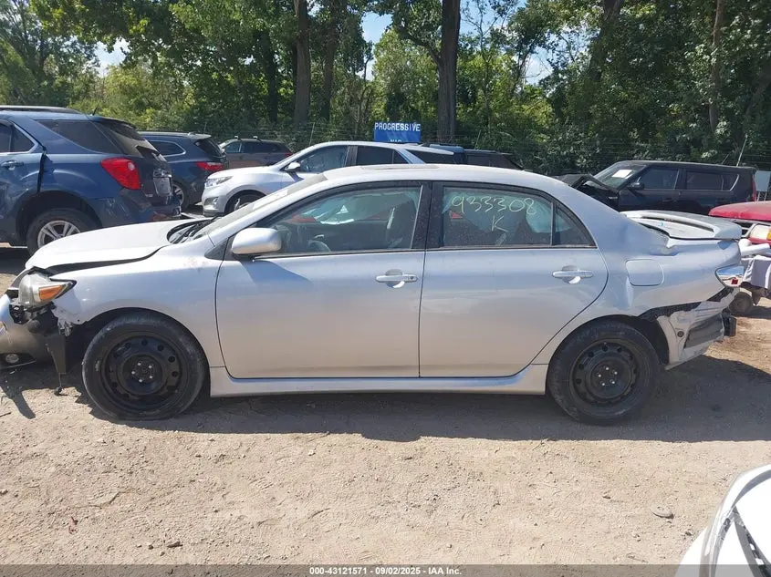 2013 TOYOTA COROLLA S