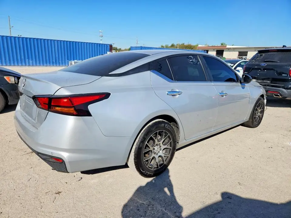 2024 NISSAN ALTIMA S  