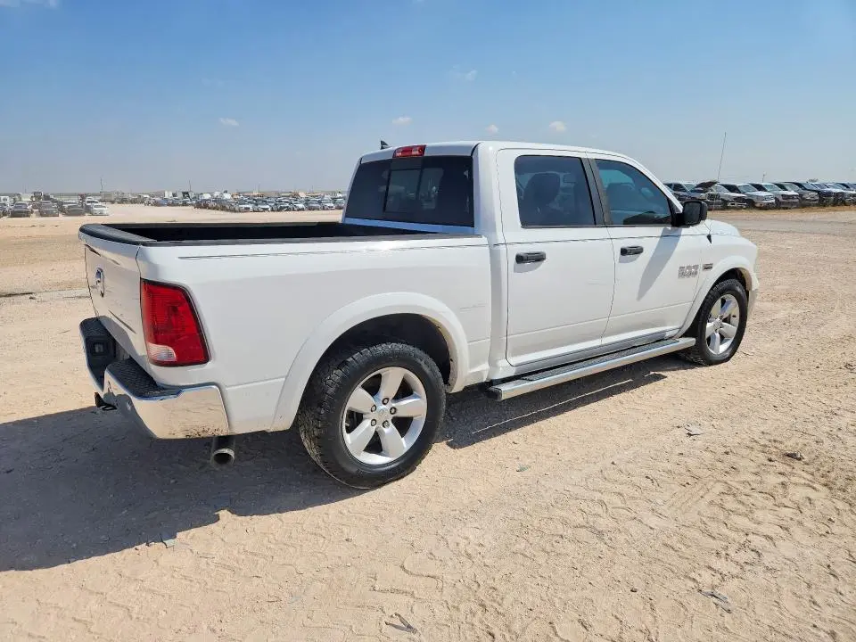 2015 RAM 1500 SLT  