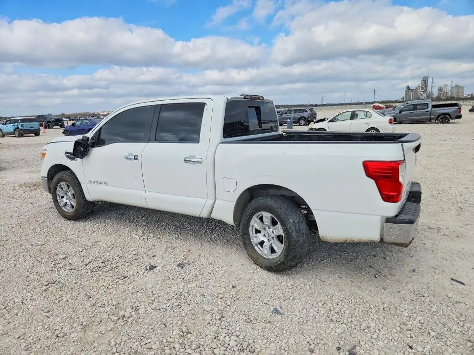 2017 NISSAN TITAN SV  