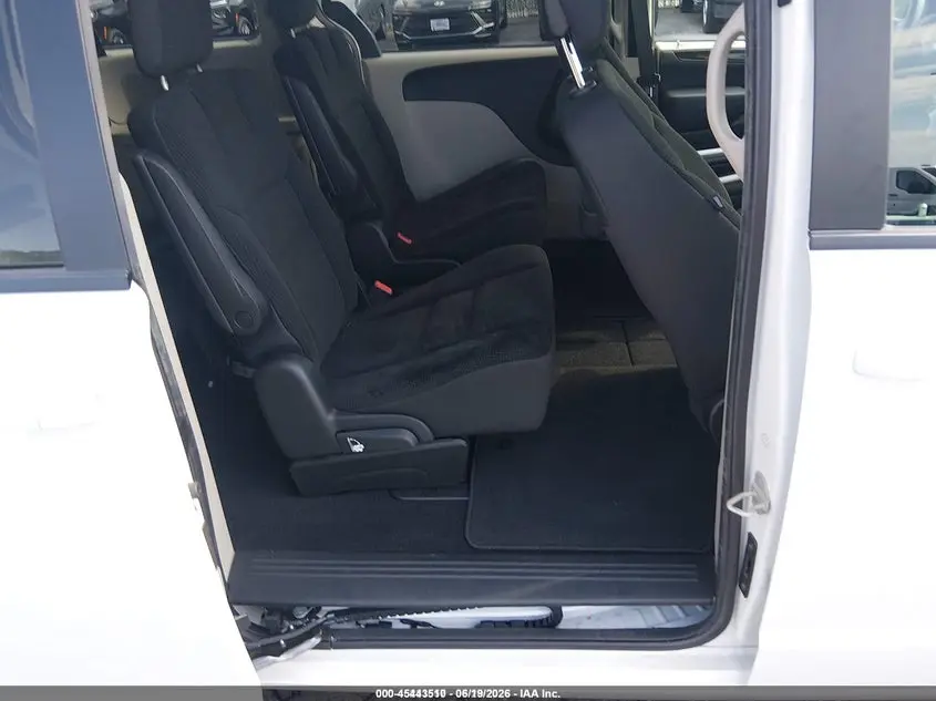 2018 DODGE GRAND CARAVAN SE