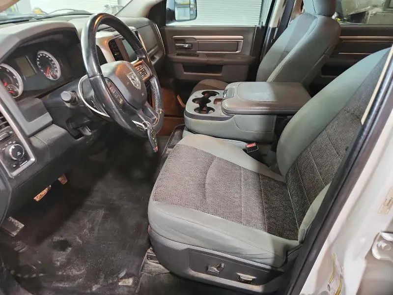 2015 RAM 1500 SLT  