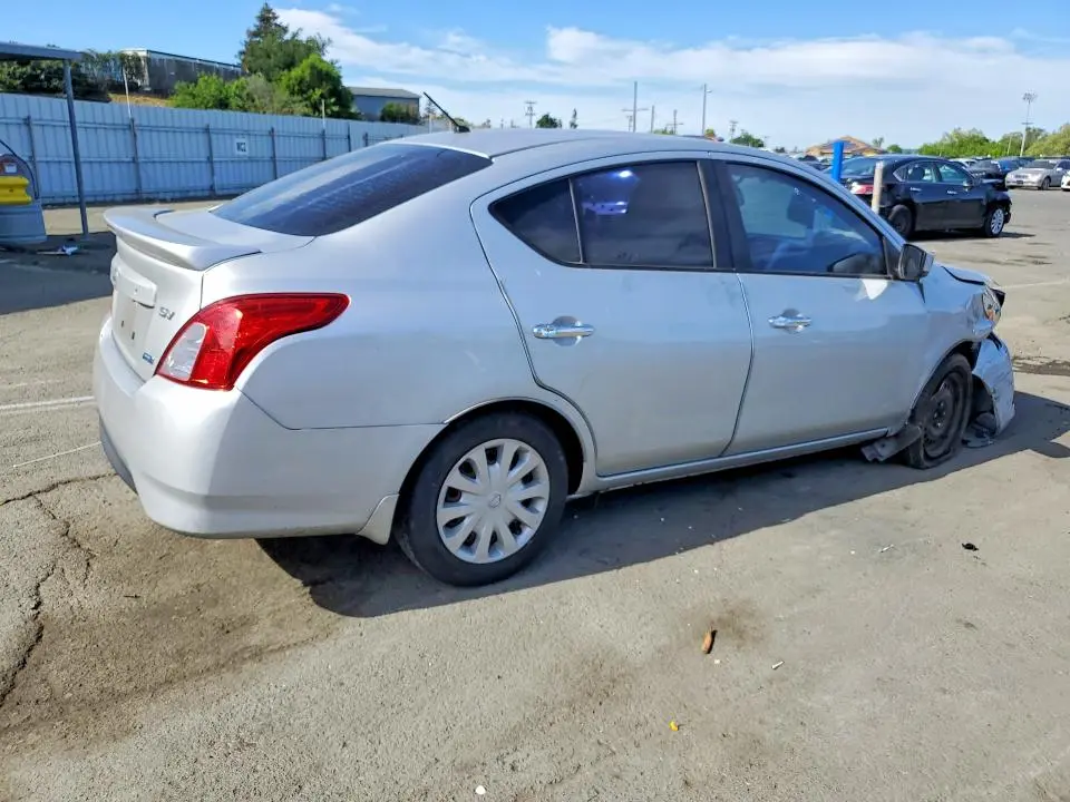2015 NISSAN VERSA   