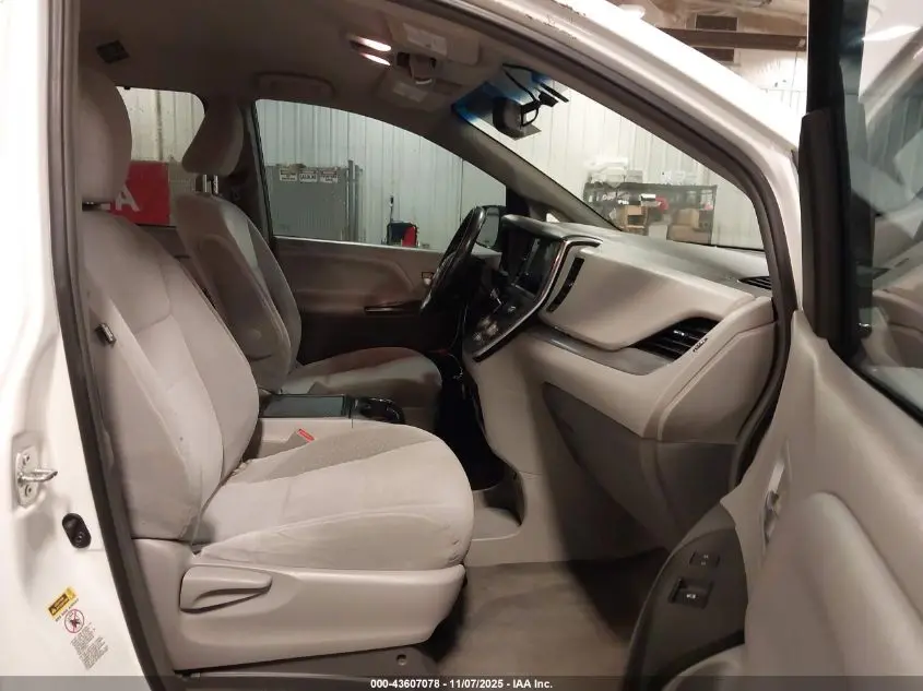 2015 TOYOTA SIENNA LE 8 PASSENGER