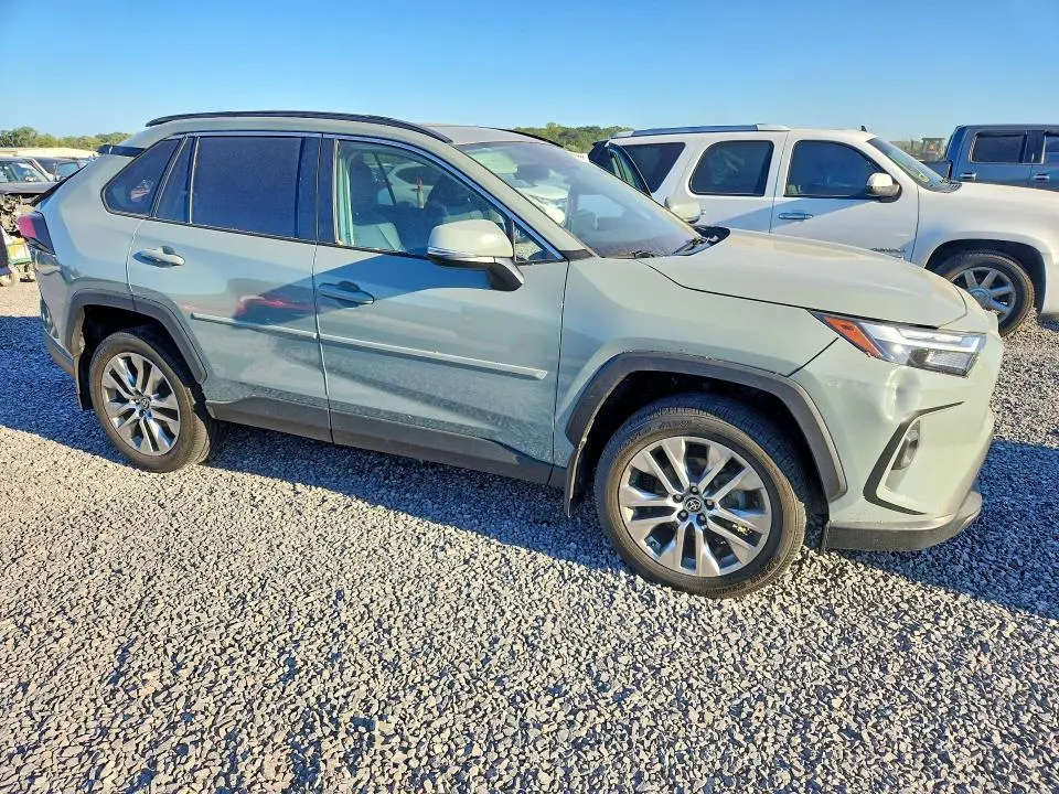 2023 TOYOTA RAV4 XLE PREMIUM  