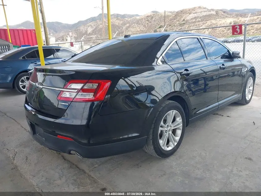 2018 FORD TAURUS SE