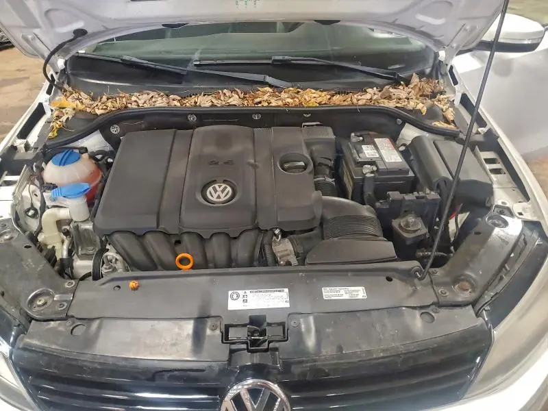 2012 VOLKSWAGEN JETTA SE  