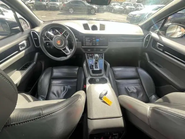 2019 PORSCHE CAYENNE   