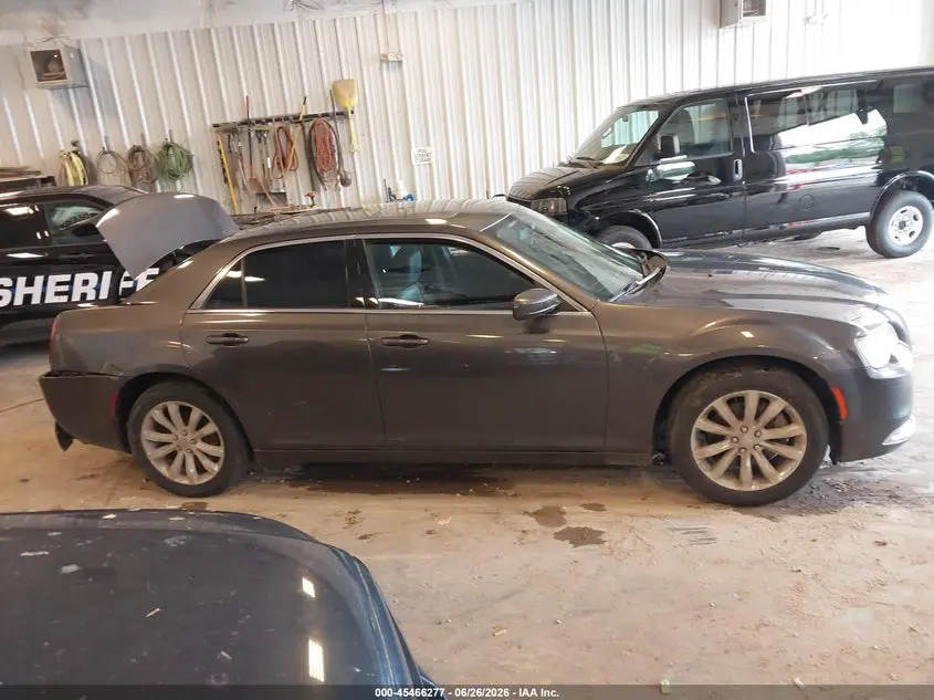 2017 CHRYSLER 300 LIMITED AWD