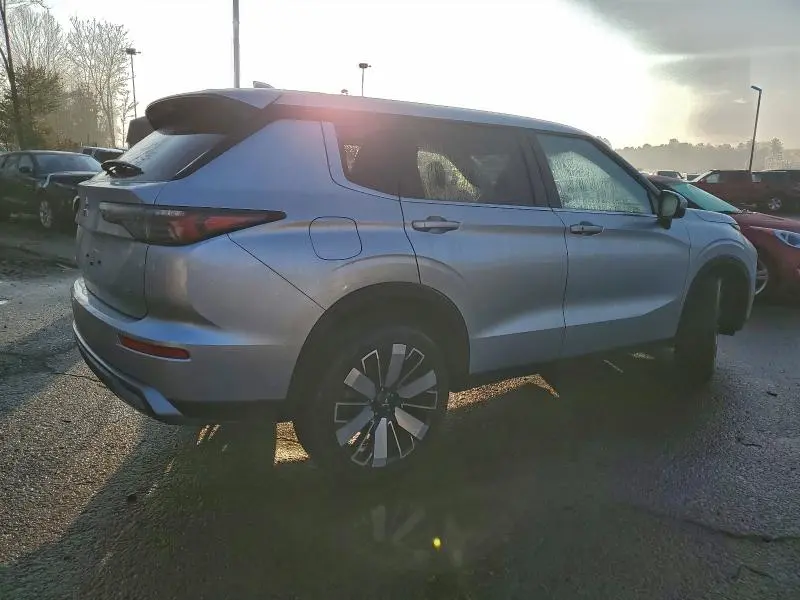 2025 MITSUBISHI OUTLANDER SE  