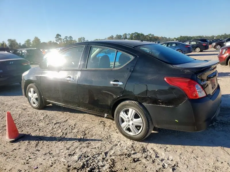 2019 NISSAN VERSA S  