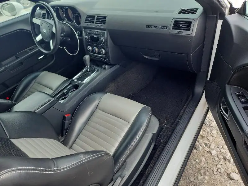 2010 DODGE CHALLENGER SE  