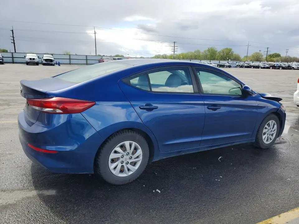 2018 HYUNDAI ELANTRA SE  