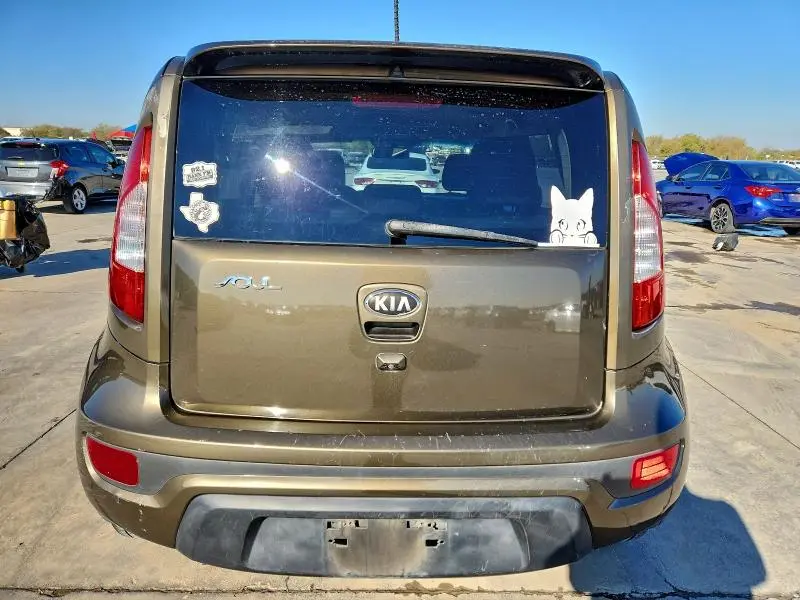 2013 KIA SOUL +  