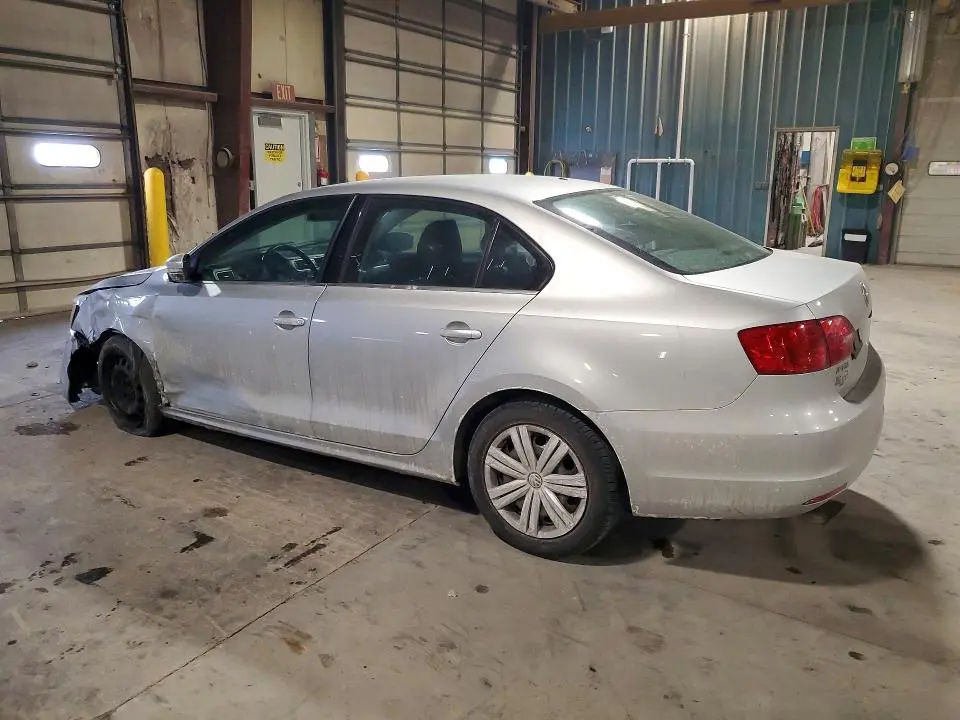 2013 VOLKSWAGEN JETTA SE  