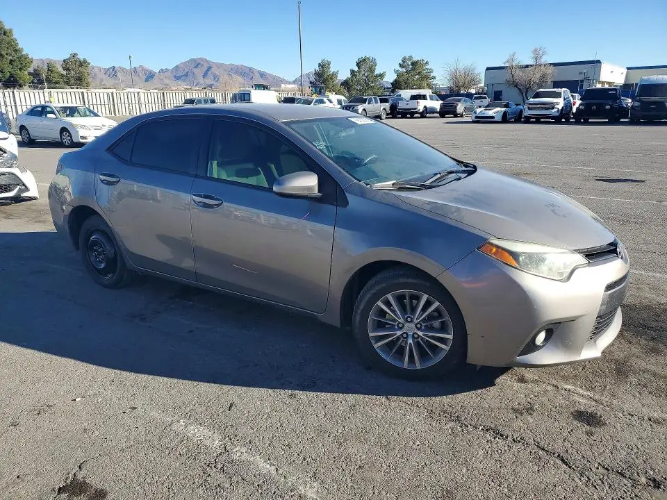2015 TOYOTA COROLLA LE PLUS  