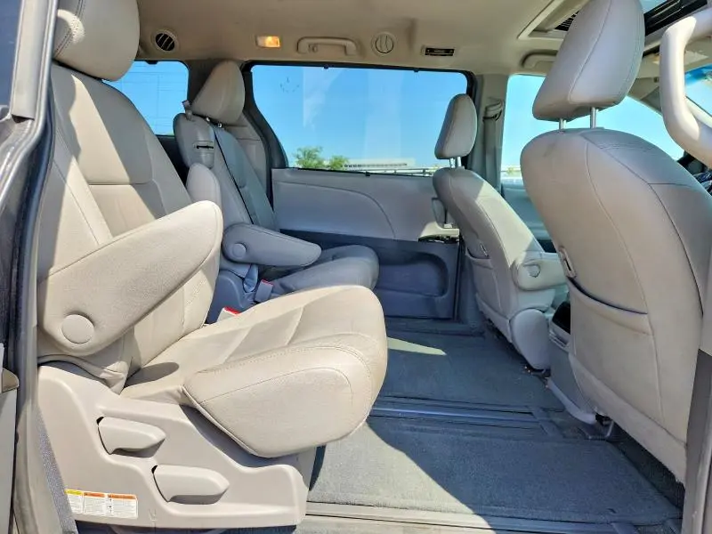 2015 TOYOTA SIENNA XLE 8-PASSENGER  