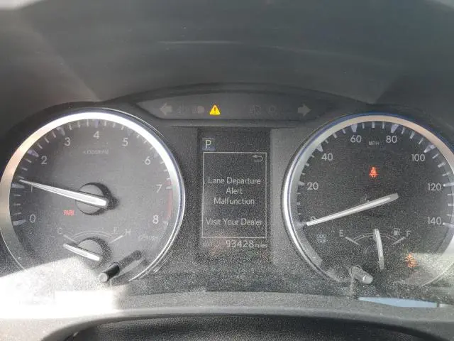 2017 TOYOTA HIGHLANDER SE  