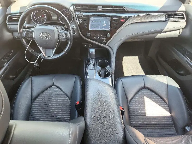 2019 TOYOTA CAMRY SE  