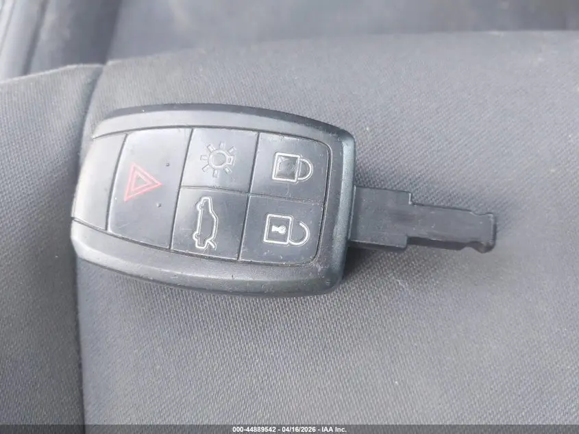 2011 VOLVO V50 T5/T5 R-DESIGN