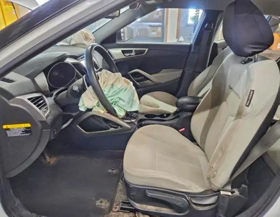 2013 HYUNDAI VELOSTER BASE  