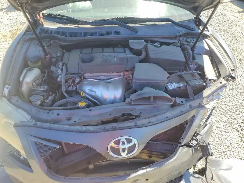 2011 TOYOTA CAMRY SE  