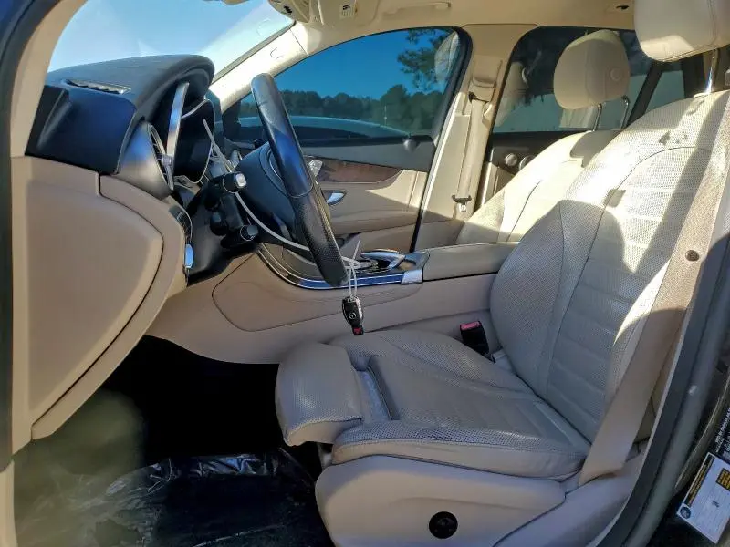 2019 MERCEDES-BENZ GLC 300  