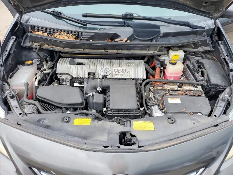 2013 TOYOTA PRIUS V TWO  