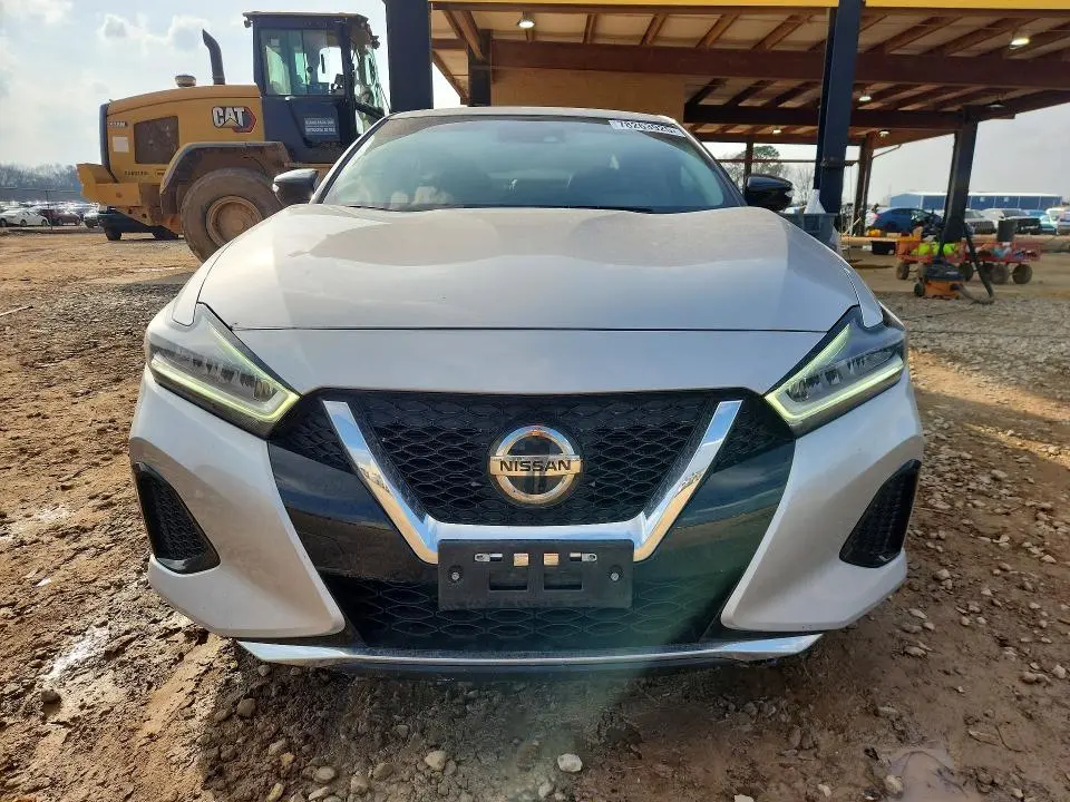 2021 NISSAN MAXIMA SV  