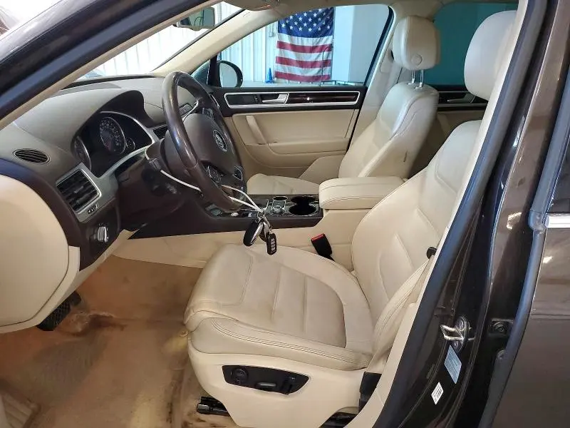 2015 VOLKSWAGEN TOUAREG V6  