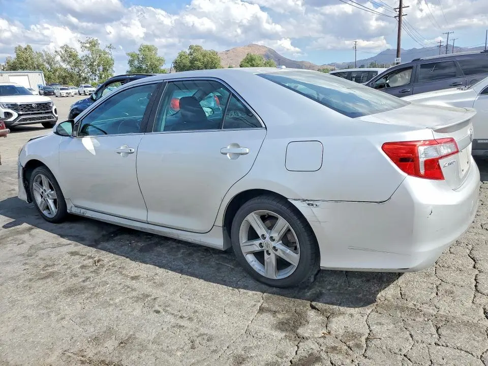 2013 TOYOTA CAMRY SE  