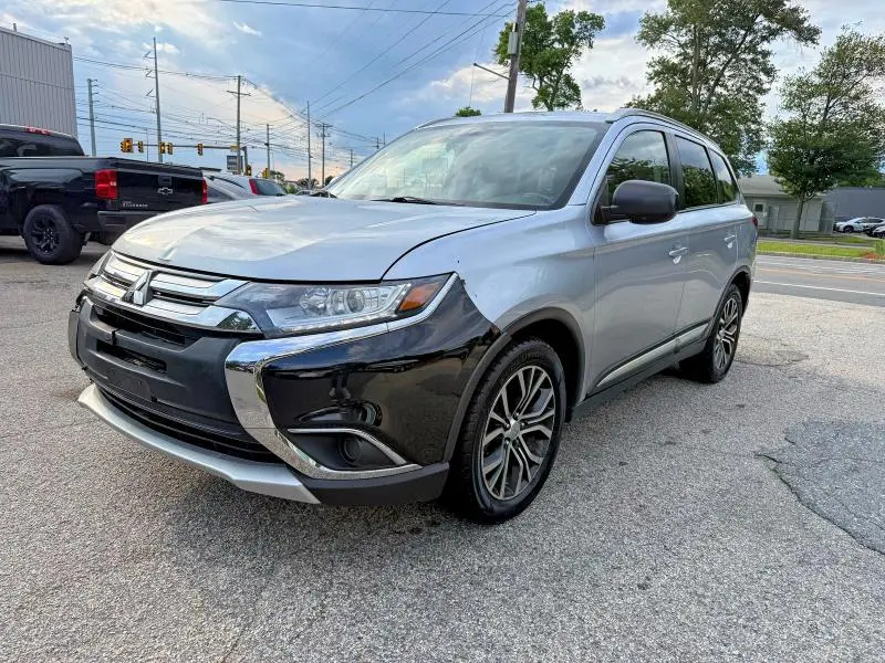 2016 MITSUBISHI OUTLANDER SE  