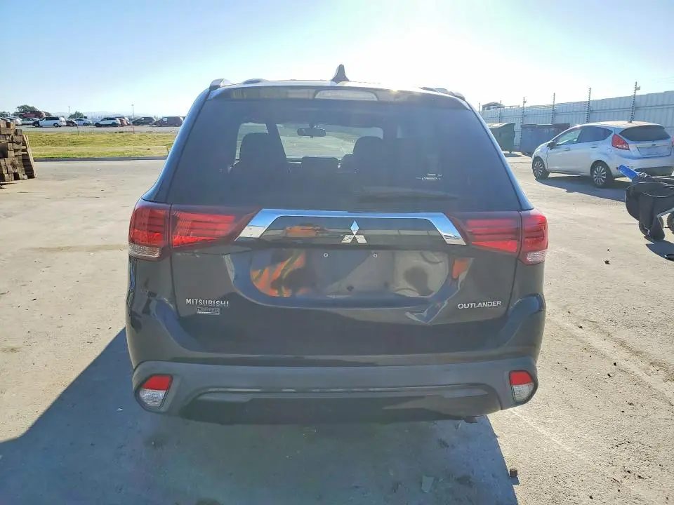 2019 MITSUBISHI OUTLANDER SE  