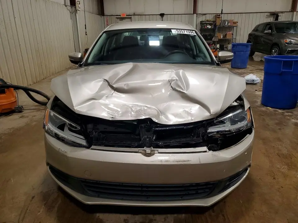 2012 VOLKSWAGEN JETTA SE  