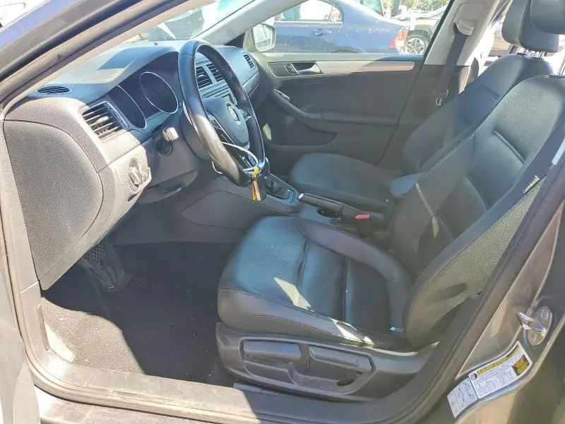 2016 VOLKSWAGEN JETTA SE  
