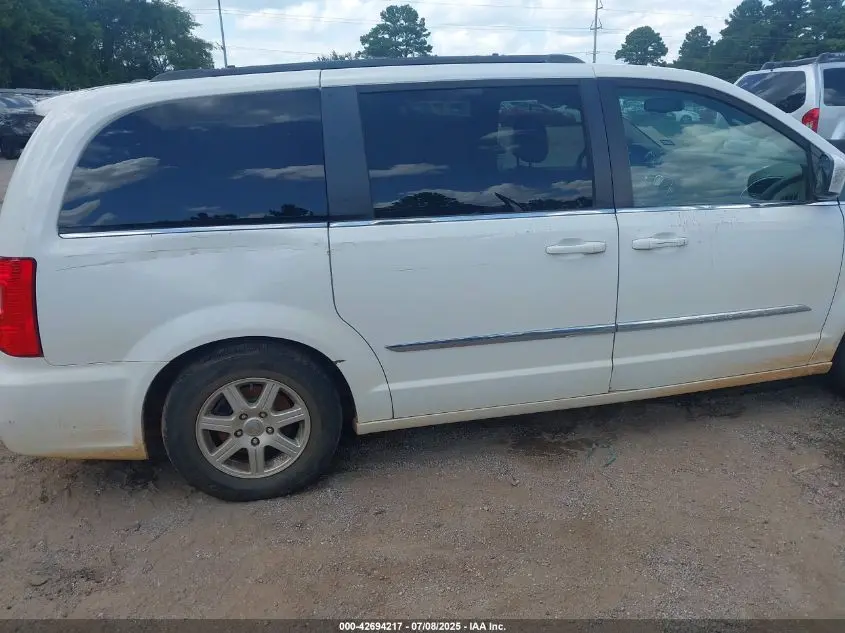 2013 CHRYSLER TOWN & COUNTRY TOURING