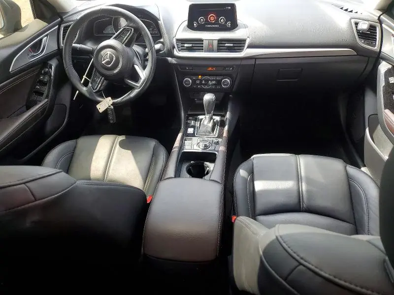 2018 MAZDA 3 TOURING  