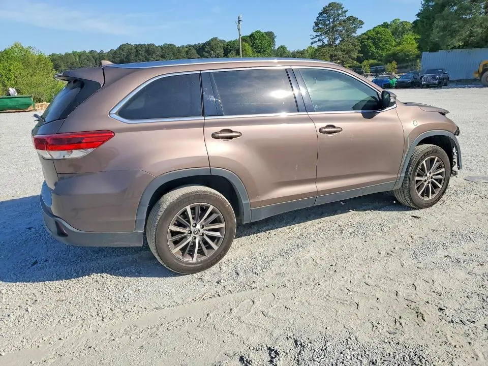 2019 TOYOTA HIGHLANDER XLE  