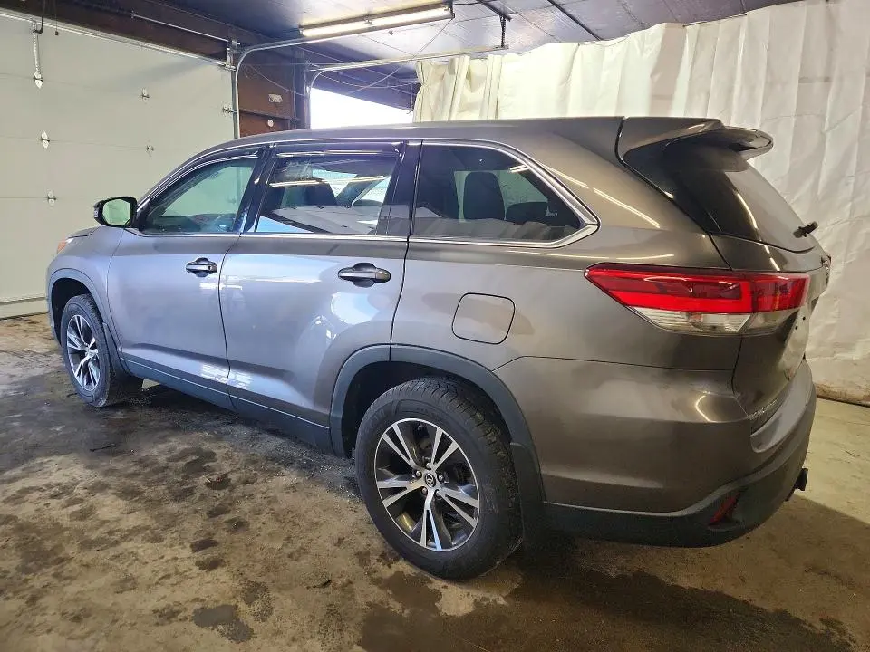2019 TOYOTA HIGHLANDER LE  