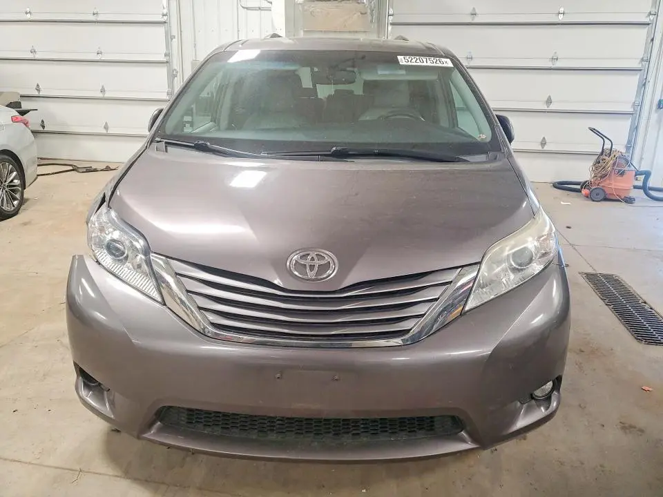 2015 TOYOTA SIENNA XLE 8-PASSENGER  