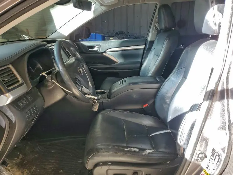 2018 TOYOTA HIGHLANDER SE  