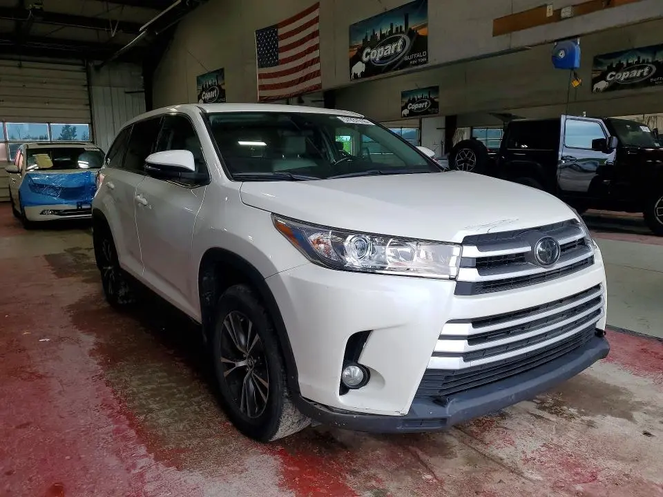 2019 TOYOTA HIGHLANDER LE PLUS  